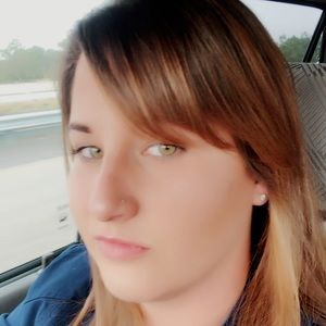 Meet your Posher, Candace